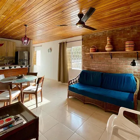 Central-Walking Distance To The Beach/Downtown+A/C